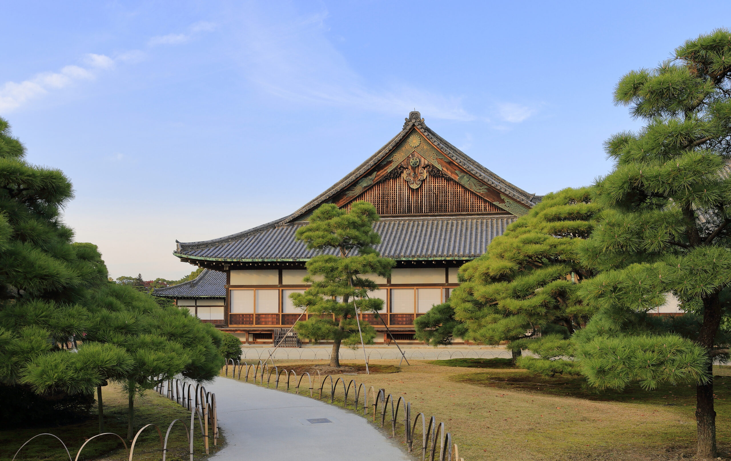 二条城二ノ丸御殿:国宝 ユネスコ世界文化遺産の二条城二の丸御殿(遠侍と車寄)【日本の歴史 お城特集】