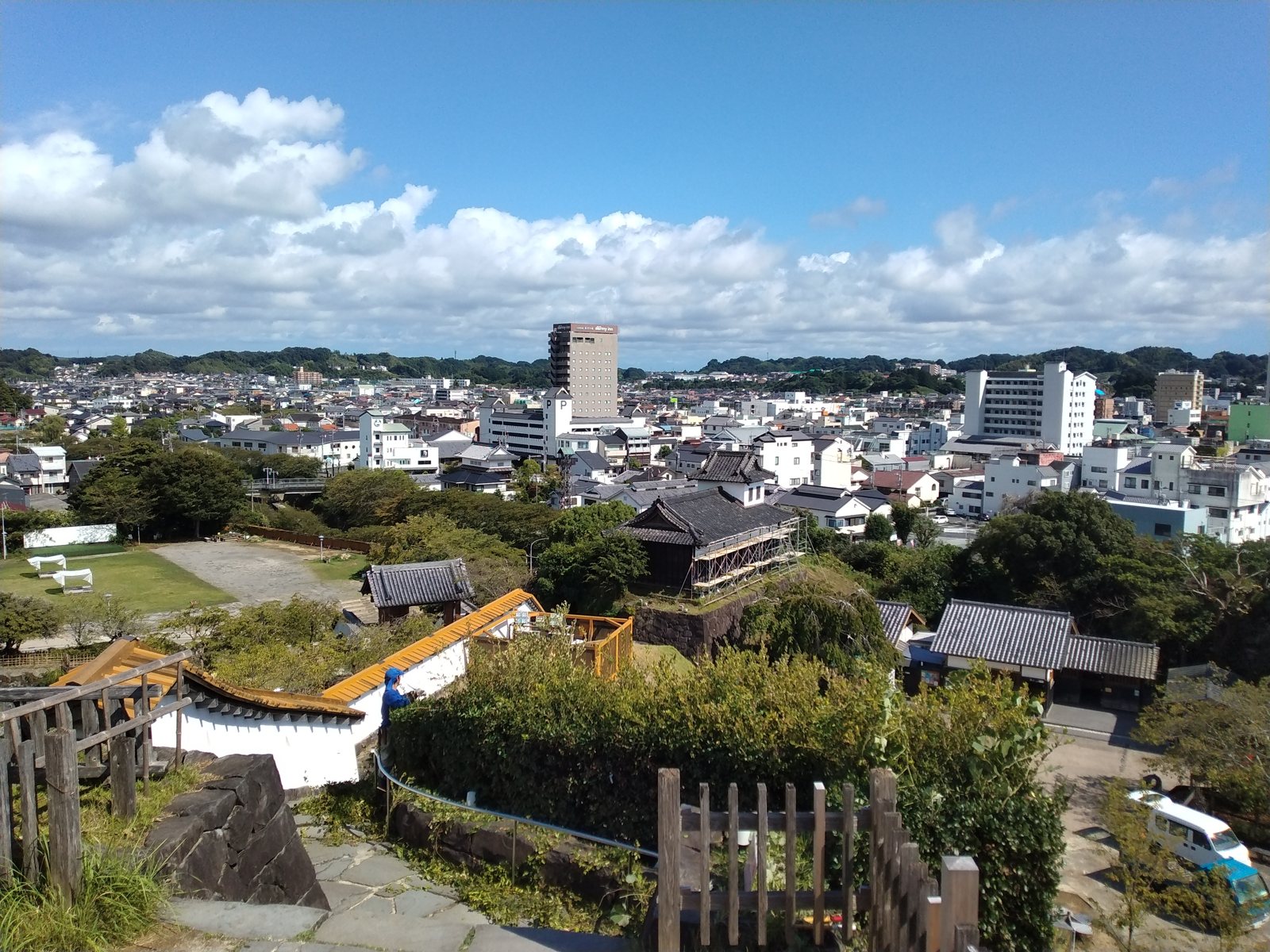 天守からの眺望。掛川の市街が一望できる