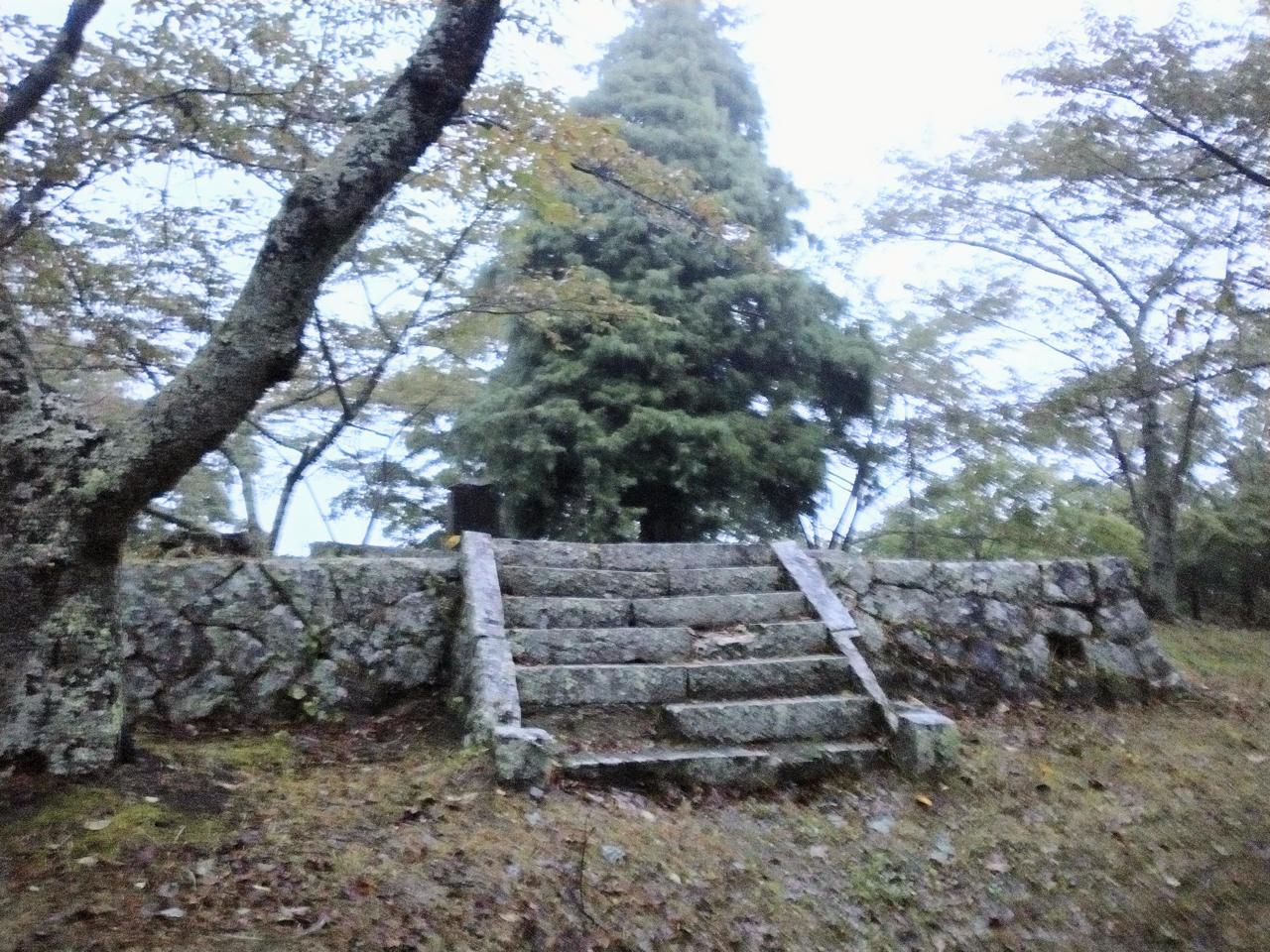 本丸へと続く石段