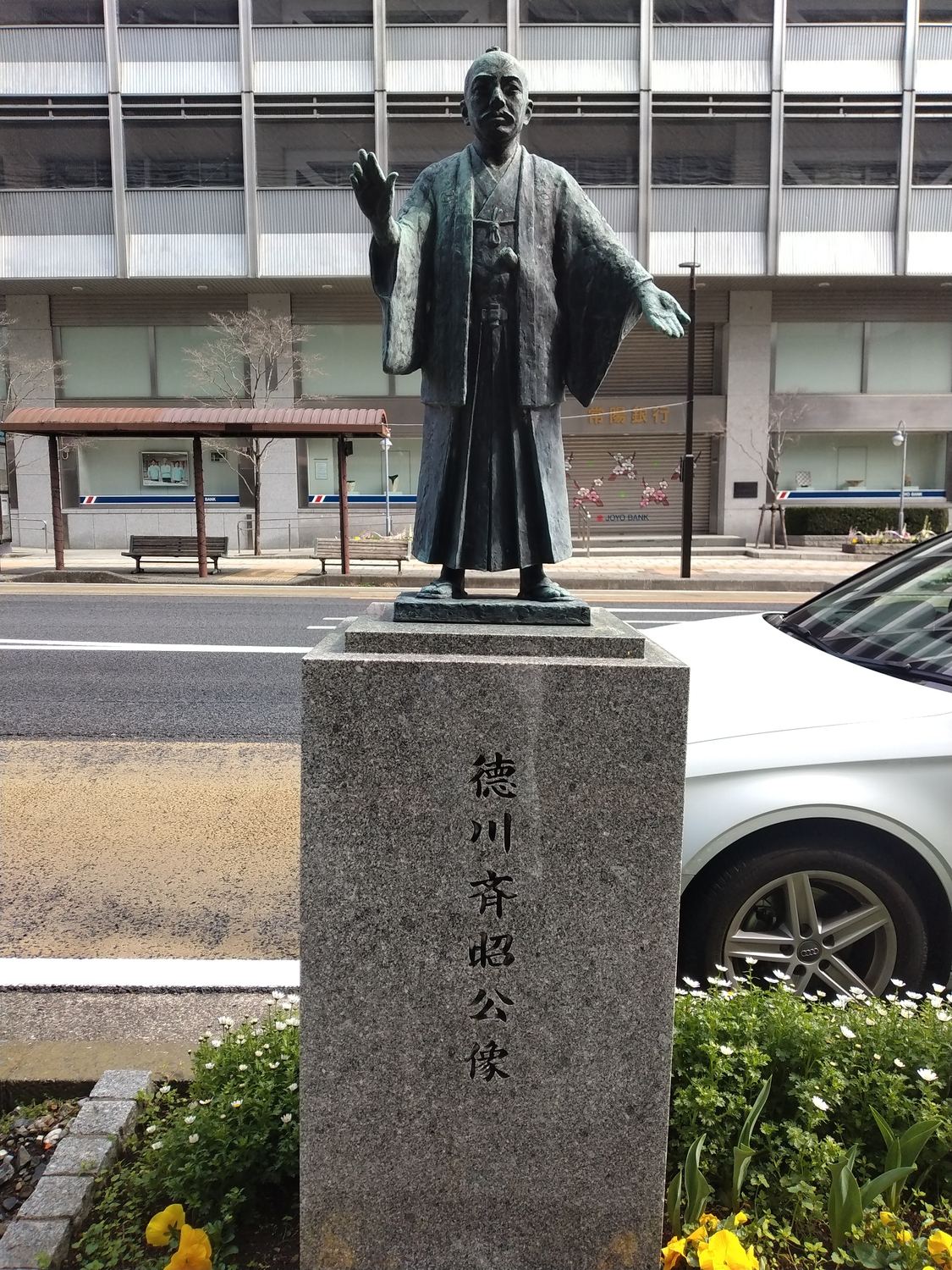 安神車(あんじんしゃ)。鉄板で囲った牛車型の装甲車両で、中に一人が入り、小銃を撃つ構造だった。