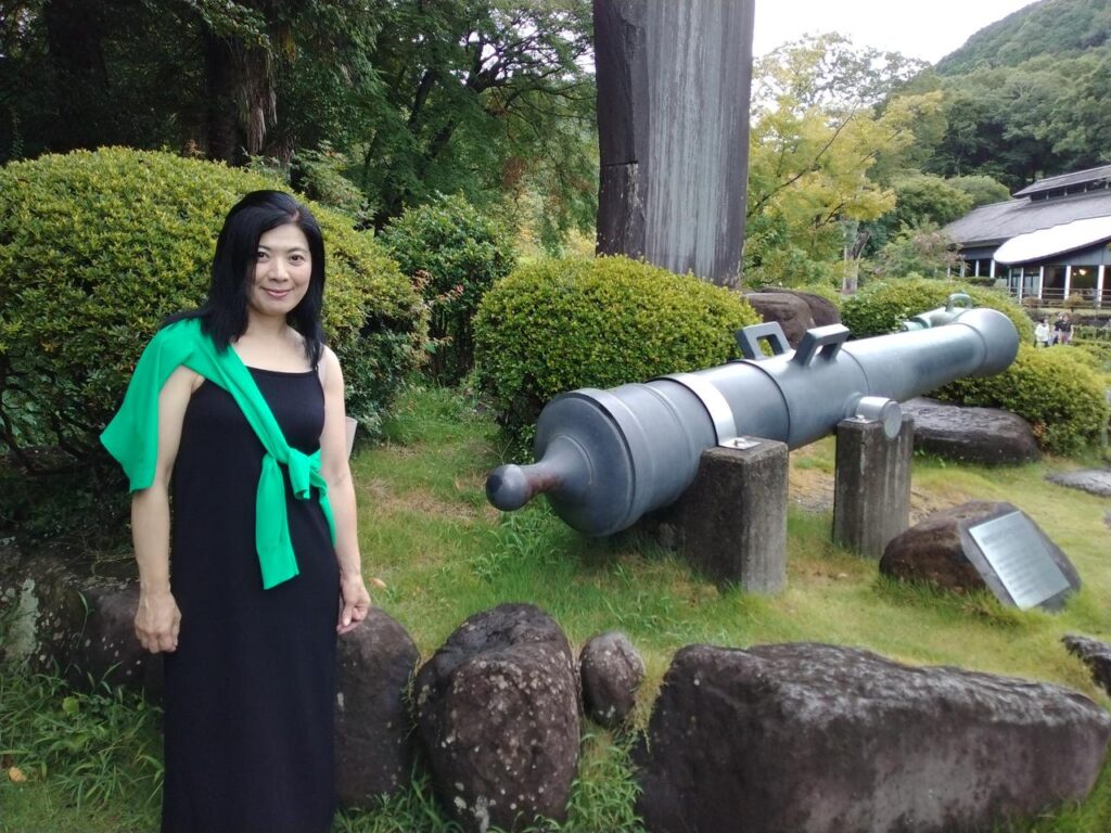韮山反射炉で鋳造されたものと同型の大砲(カノン砲)。