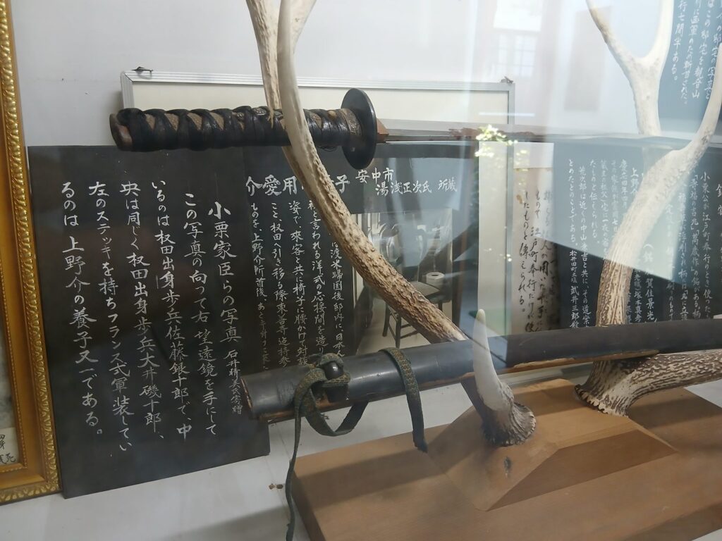 アメリカから持ち帰ったネジと拳銃