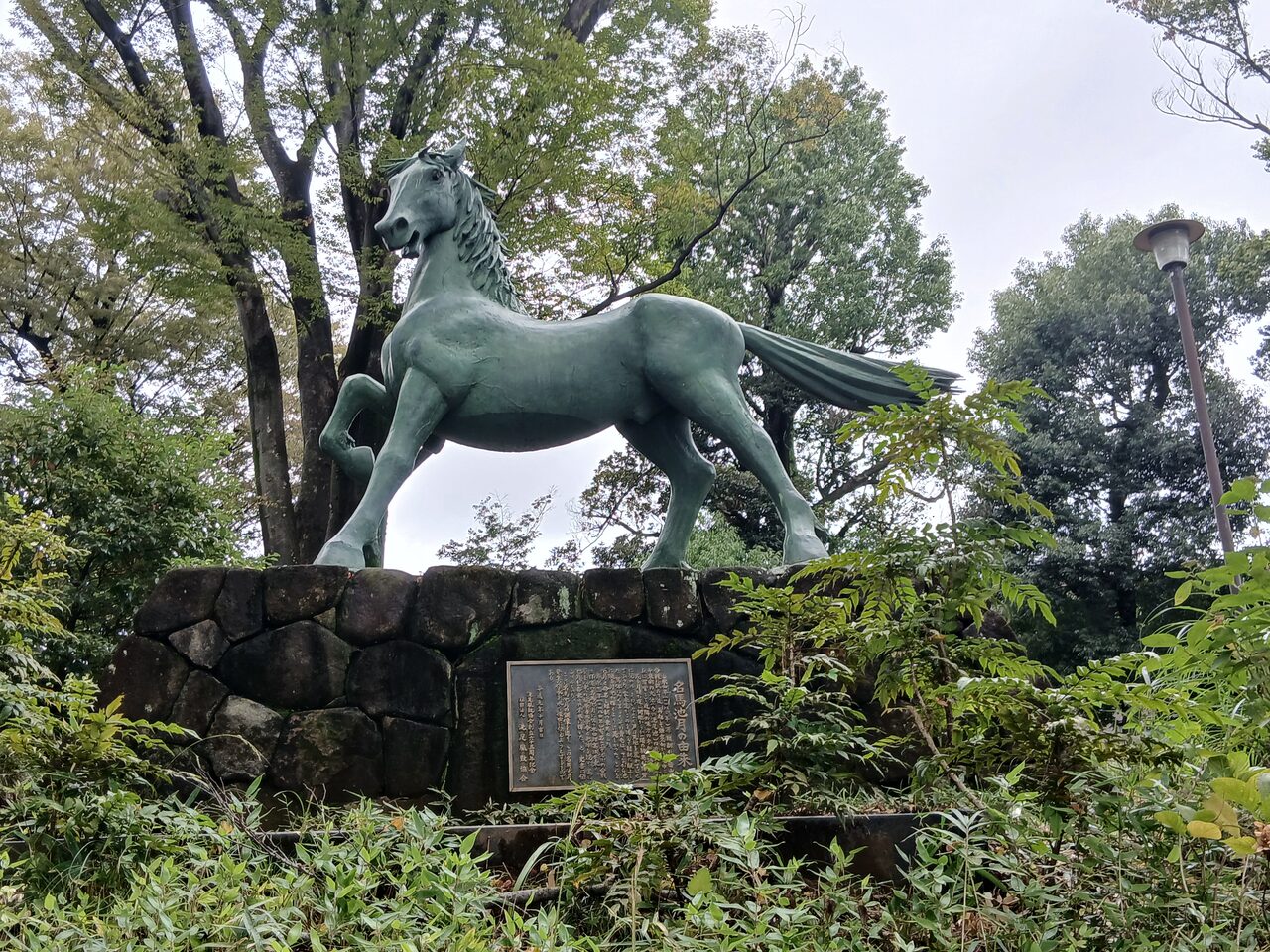 名馬「池月」の銅像