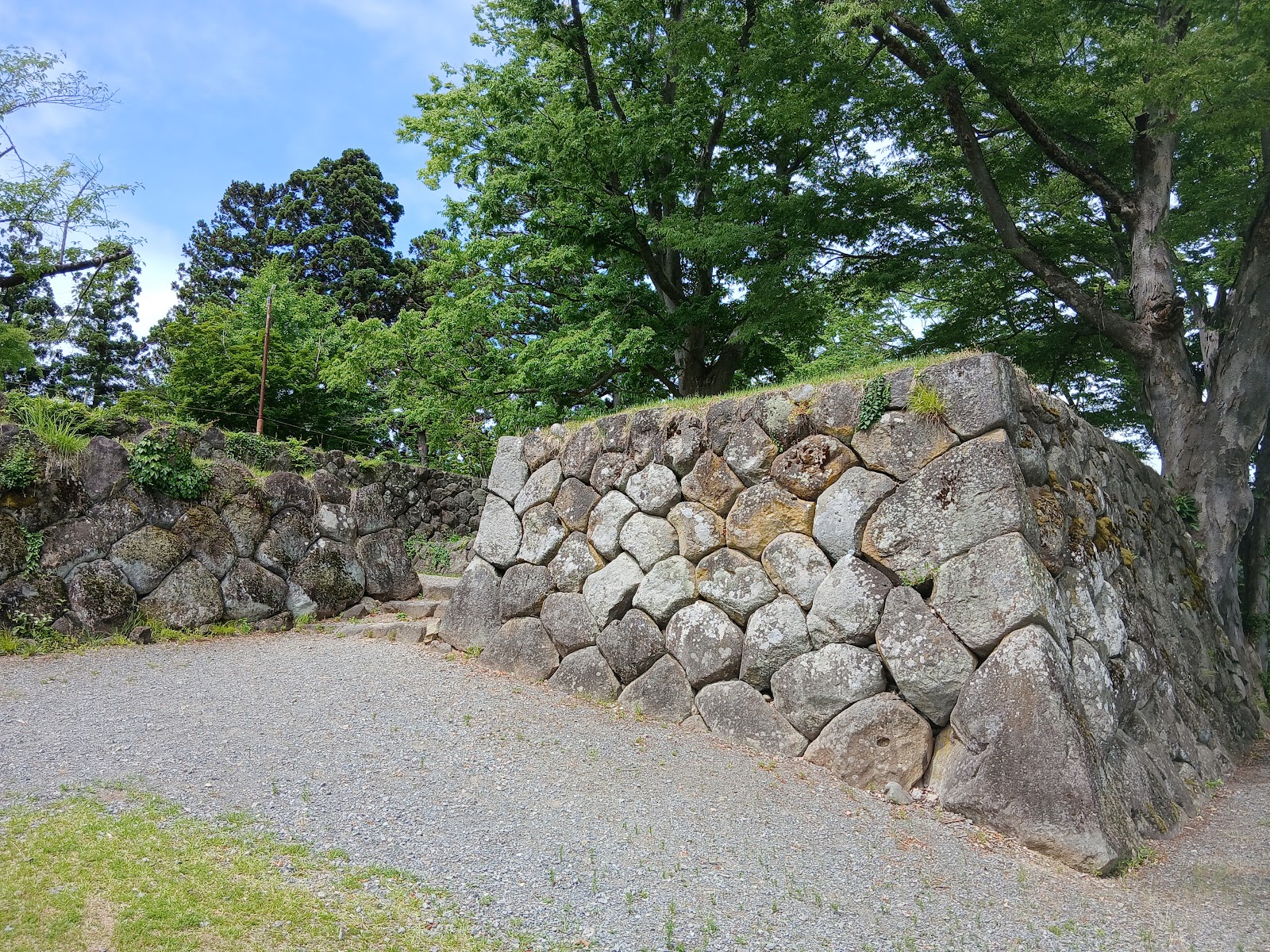 飯山城跡に残る石垣