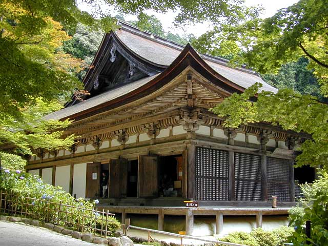 赤報隊が結成された松尾山 金剛輪寺の本堂