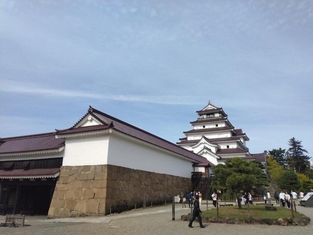 鶴ヶ城(会津若松城)の天守と走長屋