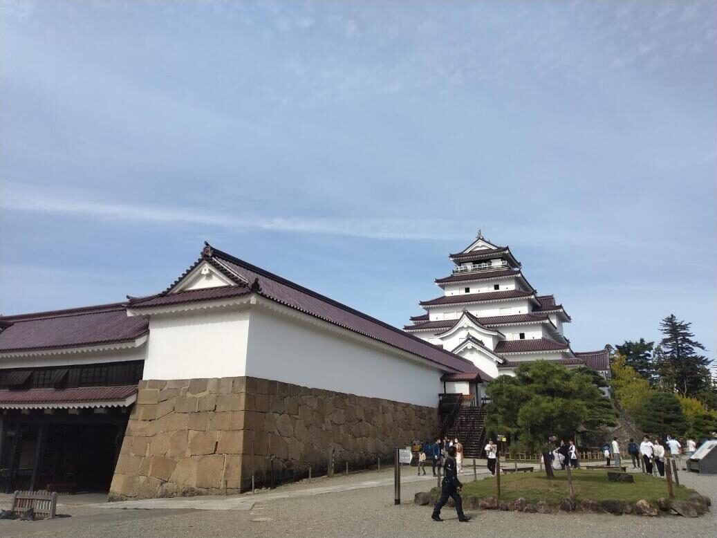 鶴ヶ城(会津若松城) 鶴ヶ城の天守と走長屋